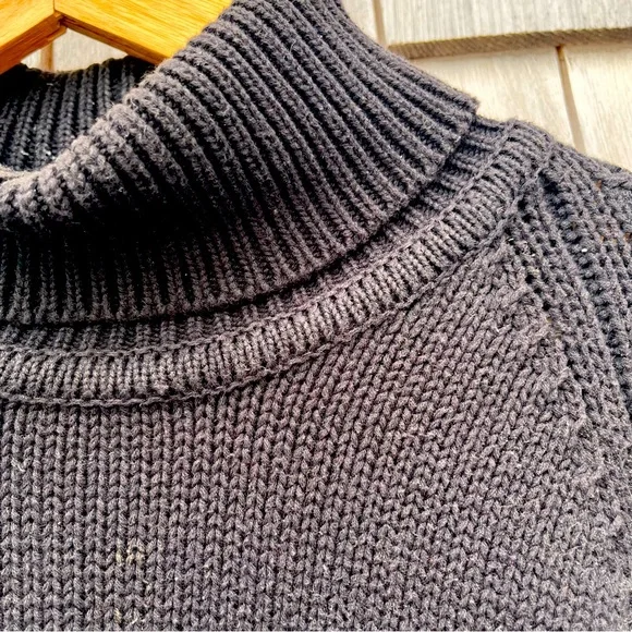 Black Turtleneck Sweater Size Medium - Picture 3 of 4